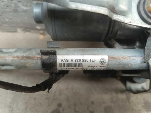 MOTEUR D ESSUIE GLACE AVANT VW TOURAN 2003-2010/ CADDY 2004-2015 - Vue 3